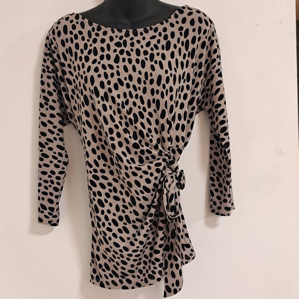 Ann Taylor Animal Print Pull Over Top With Tie at Waist Misses Size Medium